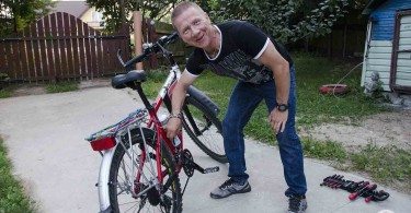 Piotr Kuryłło serwisuje mi rower