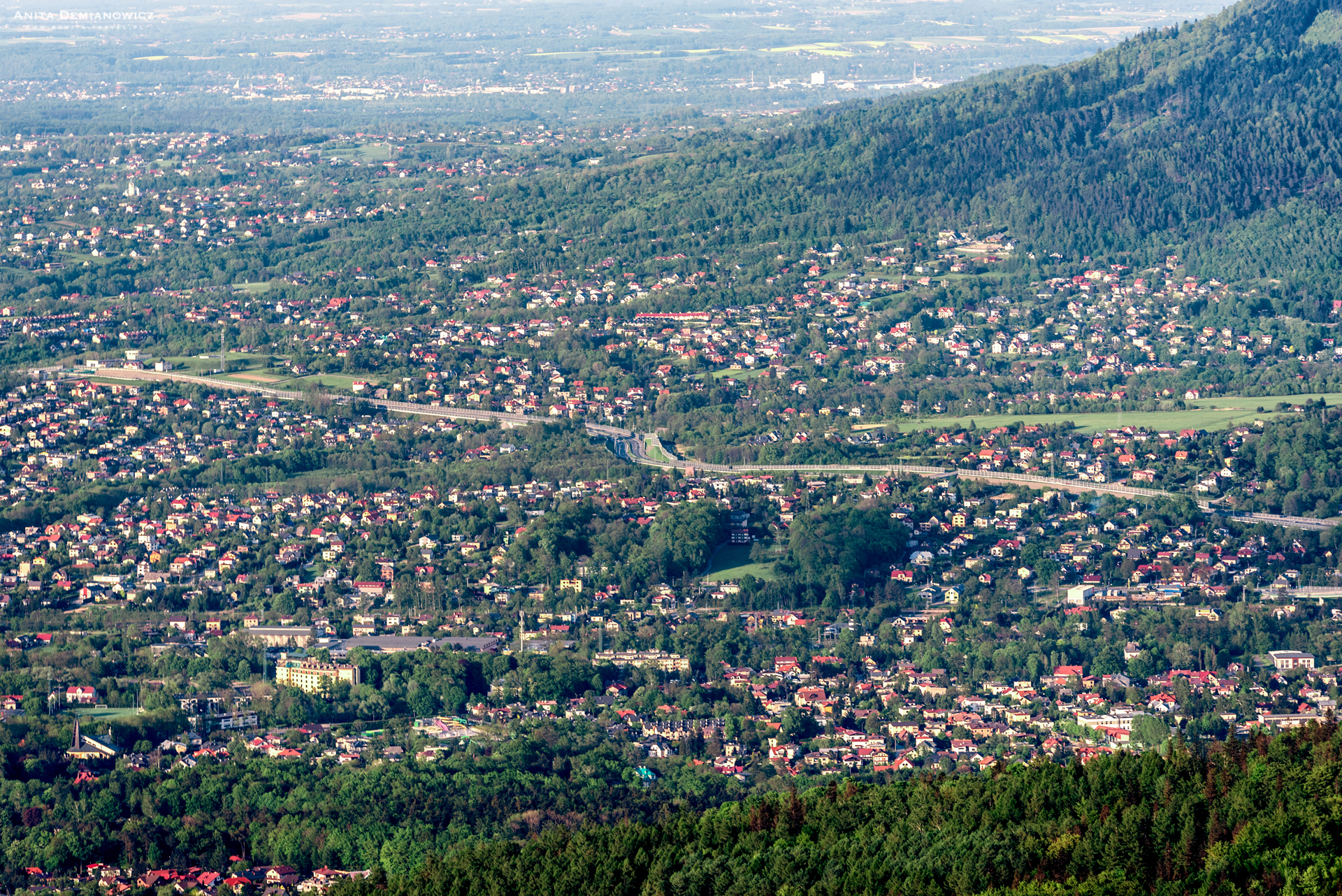 Widok z wieży widokowej na Szyndzielni